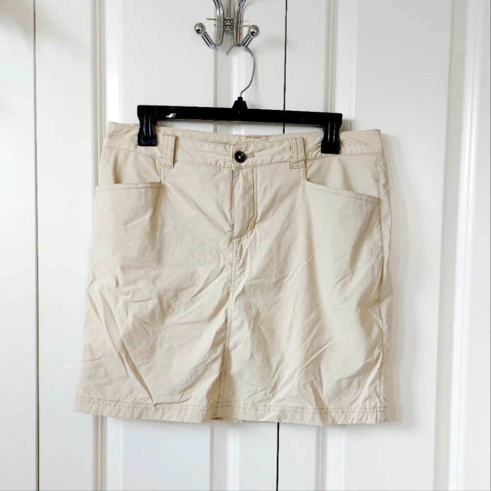 Khaki Skort/skirt athletic Eddie Bauer size 6‎ Travel, hiking, athletic #1129